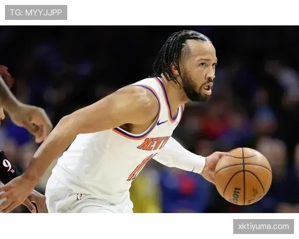 布伦森挡拆制造错位得分，效率较上季显著提升