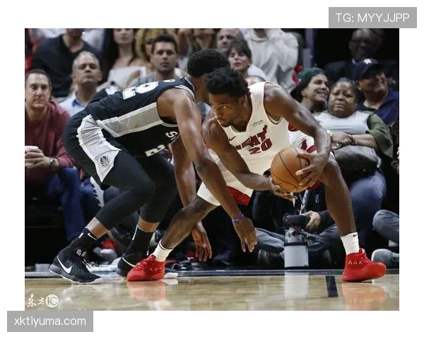 拉里·伯德关键时刻单打打出高效得分爆发显著拉开球队优势